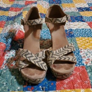 Super cute toms wedge